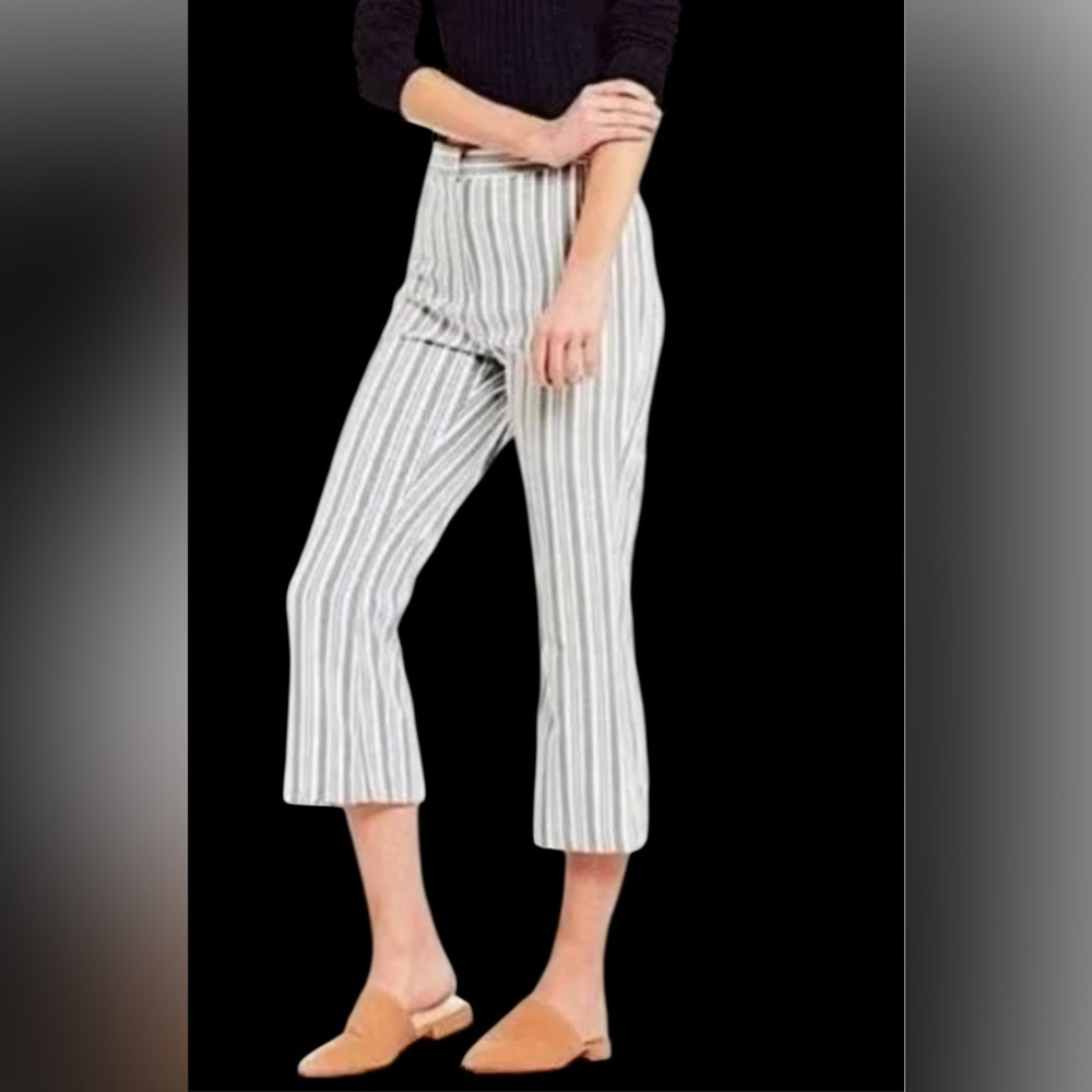 Gianni Bini Cropped Pants in White and Gray Stripes